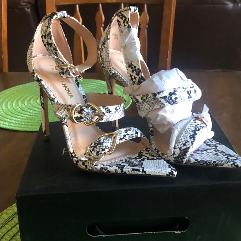 👠 snake print high heel 👠
